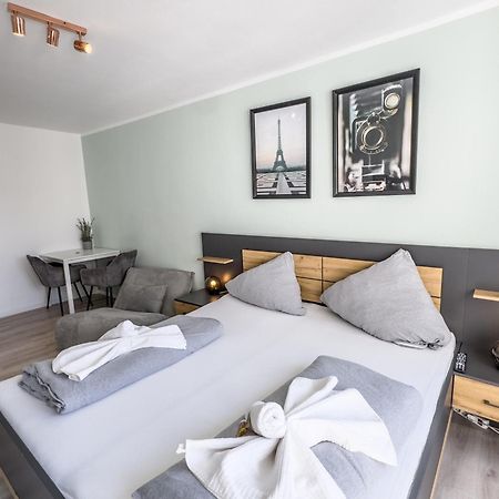 Apartment Fuer 3 Gaeste Mit Kostenlosen Parkplaetzen Und Lift Hannover Bagian luar foto