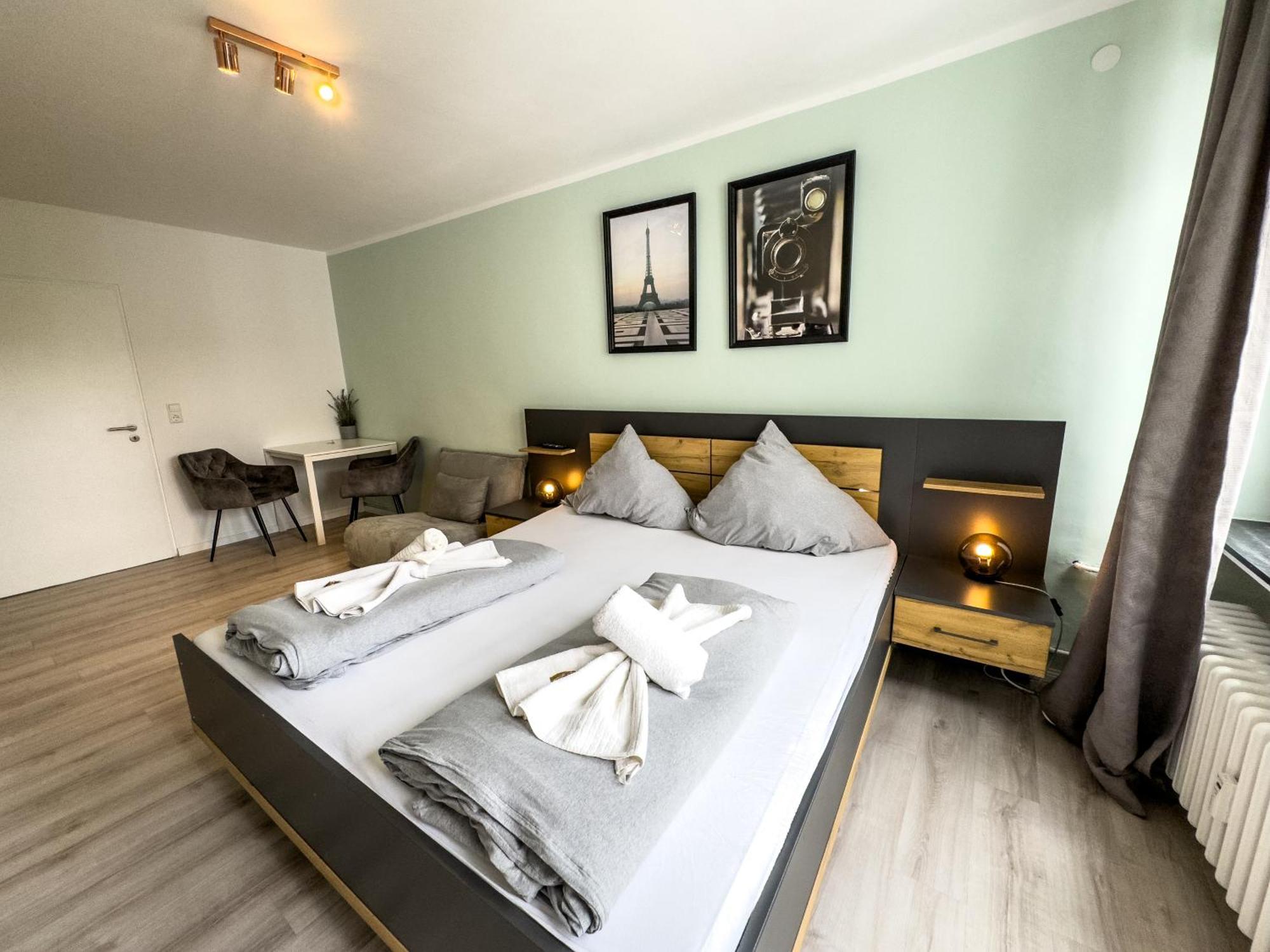 Apartment Fuer 3 Gaeste Mit Kostenlosen Parkplaetzen Und Lift Hannover Bagian luar foto